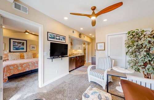 Hilton Head Island Condo | Stunning Condo W/Private Balcony, Shared pool, Beach Access & More