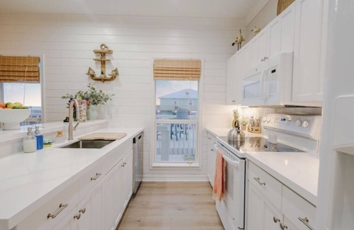 Port Bolivar House | Stunning Crystal Beach home with gulf views and beach access