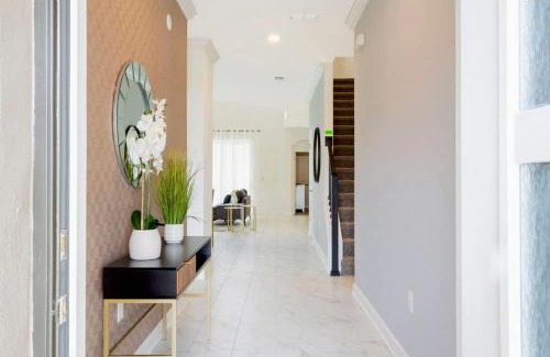 Kissimmee House | Stunning Family Friendly 5 Bd w/Pool Close to Disney @ Storey Lake 4242