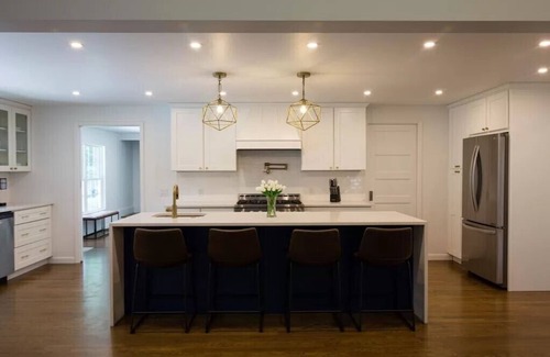 Narragansett House | Stunning Family Home!