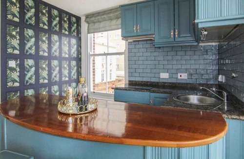 Herne Bay Apartment | Stunning Flat by Seaside