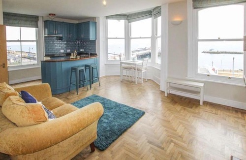 Herne Bay Apartment | Stunning Flat by Seaside