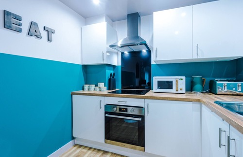 Liverpool Apartment | Stunning Flat with Allocated Free Parking Space