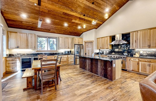 Tahoma House | Stunning forest home with large deck, walk to Lake Tahoe & Sugar Pine Point