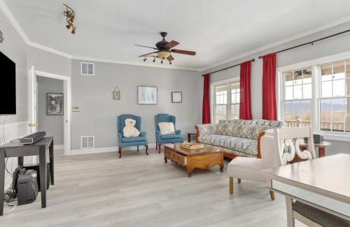 Berryville Villa | Stunning Former Winery with Pool and Mtn Views!