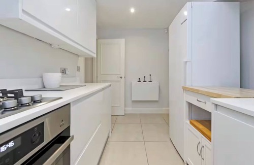 Campden Apartment | Stunning garden apartment in heart of Kensington