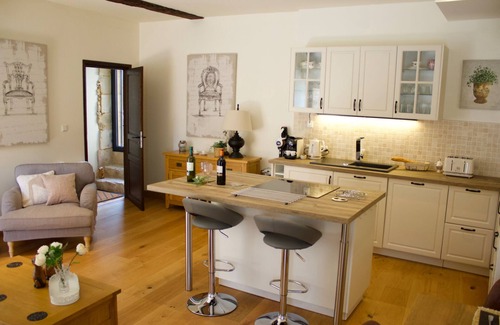 Lalinde Cottage | Stunning Gite in the Dordogne countryside, 30 minutes from Bergerac