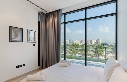 Dubai Villa | Stunning Golf Course View - 4 BR Townhouse at JGE