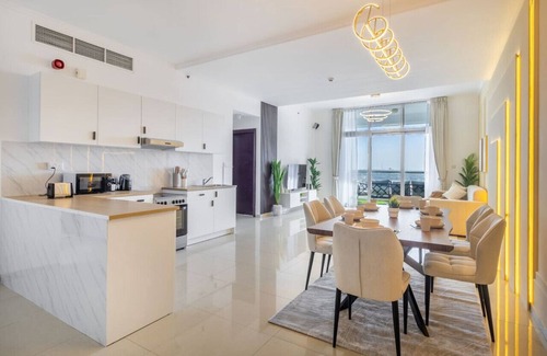 Jabal Ali 2 Apartment | Stunning High-Floor Apartment w Marina & Sea Views