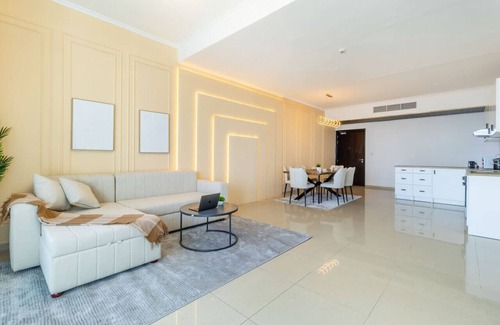 Jabal Ali 2 Apartment | Stunning High-Floor Apartment w Marina & Sea Views