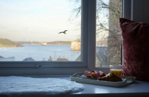 Mylor Churchtown House | Stunning High Street Townhouse With Sea Views & Parking at 'Tide View Townhouse'