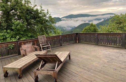 Vransko Apartment | Stunning Hills View Apartment Vransko