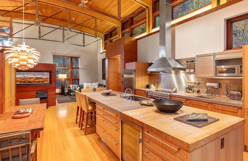 Telluride House | Stunning Hillside Home | Unparalleled Canyon Views, Gym, Hot Tub