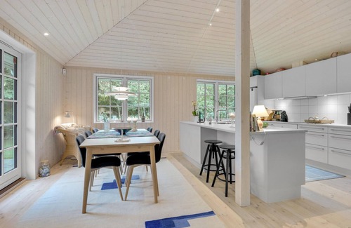 Hoeve Strand House | Stunning home in Asnæs with WiFi