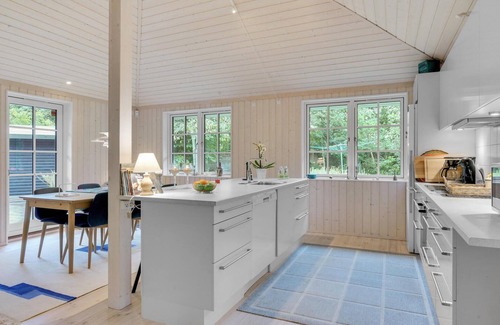 Hoeve Strand House | Stunning home in Asnæs with WiFi