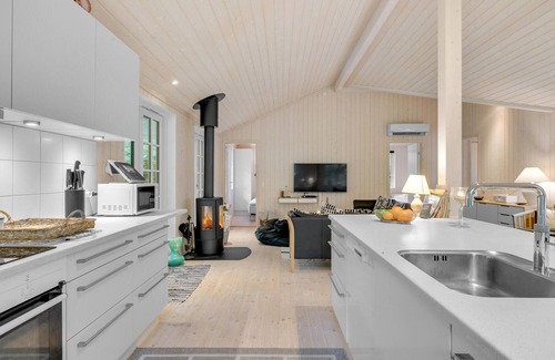Hoeve Strand House | Stunning home in Asnæs with WiFi