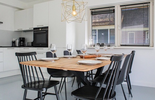 Idskenhuizen House | Stunning home in Idskenhuizen - with WiFi