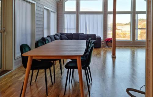 Lyngdal House | Stunning Home In Lyngdal With Wifi