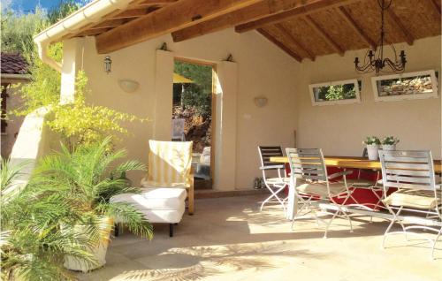 Pierrerue House | Stunning Home In Pierrerue With Wifi