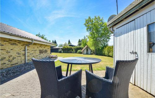 Ronde House | Stunning Home In Rønde With Wifi