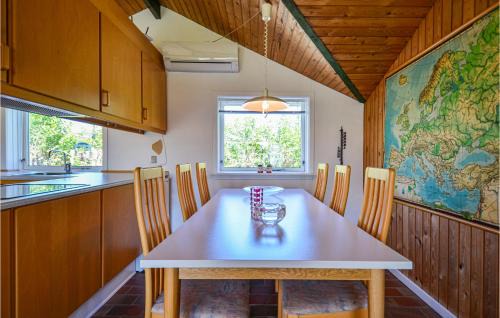 Ronde House | Stunning Home In Rønde With Wifi