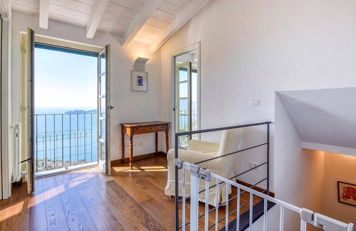 Zoagli House | Stunning home in Zoagli with WiFi