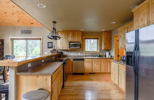 Lead Cabin | Stunning Home Near ATV/Snowmobile Trails and Plenty of Space!