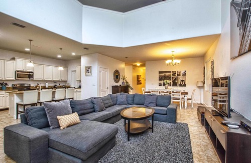 West Kissimmee House | Stunning House w/Conservation View! BBQ Grill, Contactless Check-in, Free Wifi, Family Resort Comm.!