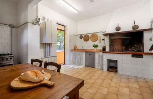 Chianni Villa | Stunning private villa for 12 guests with private pool, WIFI, TV, patio and pets allowed