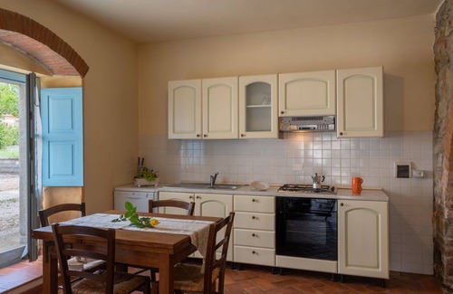 Castiglion Fiorentino House | Stunning private villa for 7 people with WIFI, private pool, TV, patio and pets allowed