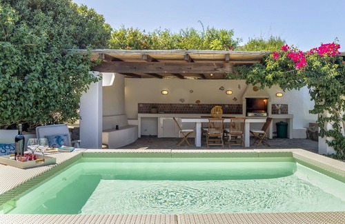 Santa Reparata House | Stunning private villa for 6 people with A/C, private pool, WIFI, TV and terrace