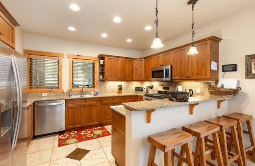 River Run Condo | Stunning Keystone Retreat/Private Hot Tub/Steps to the gondola!