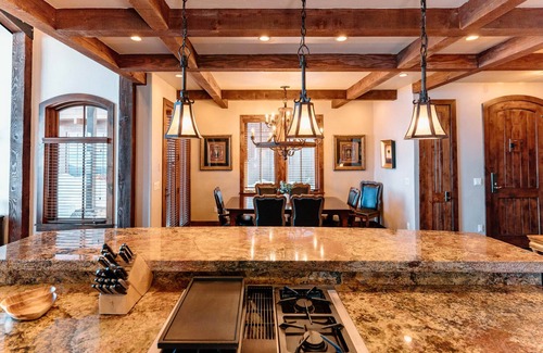 Homewood Villa | Stunning Lakefront Villa Steps from the Lake