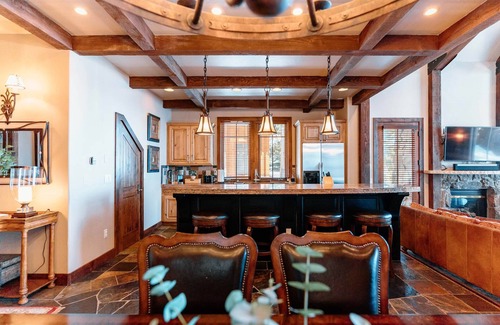 Homewood Villa | Stunning Lakefront Villa Steps from the Lake
