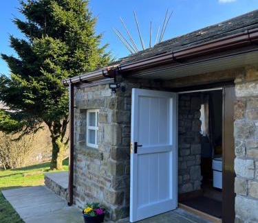 Fence House | Stunning location on Pendle Hill