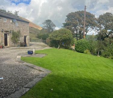 Fence House | Stunning location on Pendle Hill