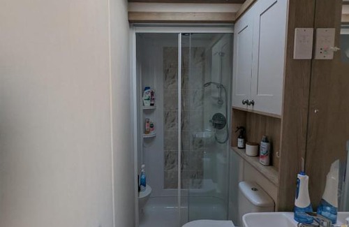 New Forest District Resort | STUNNING LUXURY Caravan on edge of New Forest on SHOREFIELD Country Park ENTERTAINMENT AND LEISURE PASSES INCLUDED