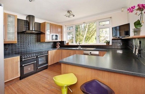 Torquay House | Stunning Luxury Detached Coastal Home With Exclusive Sea Views.+Luxury Hot Tub