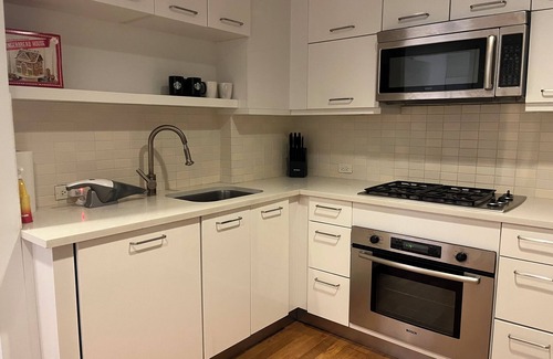 Hell's Kitchen Condo | Stunning luxury high-rise with amazing views of the Hudson river mid Manhattan
