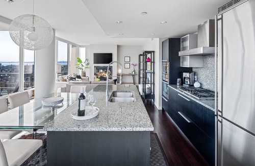 Downtown Victoria Condo | Stunning Luxury King Suite