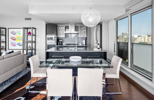 Downtown Victoria Condo | Stunning Luxury King Suite