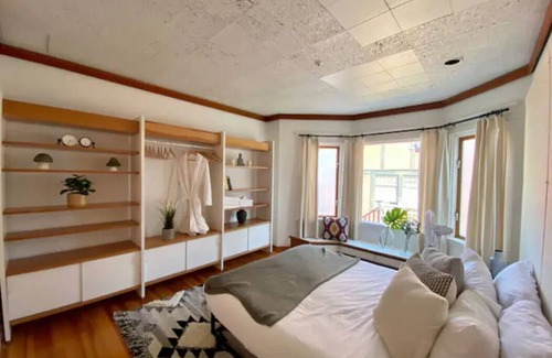 Kitsilano Apartment | Stunning MCM Kitsilano Penthouse with Private Hot Tub!