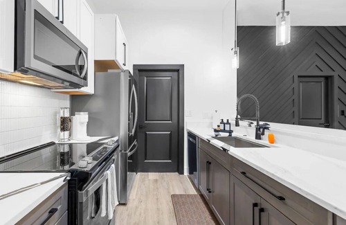 Charlotte Apartment | Stunning Modern Lower Level Apartment Charlotte