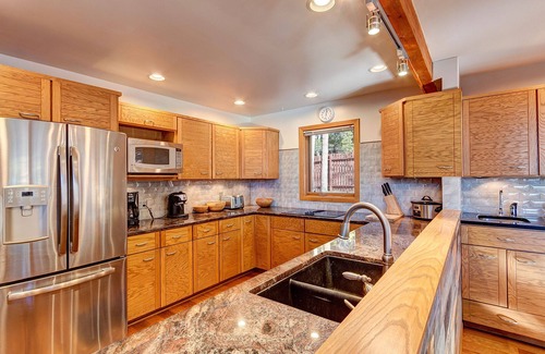 Forest Hills House | Stunning Mountain Modern Home, Breathtaking Views Of Slopes Minutes From Gondola