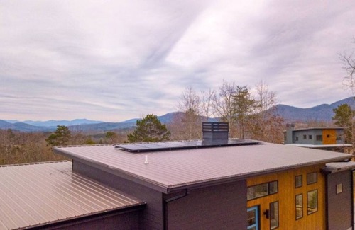 Young Harris House | Stunning mountain views/ EcoModMtn /Modern inspired architecture