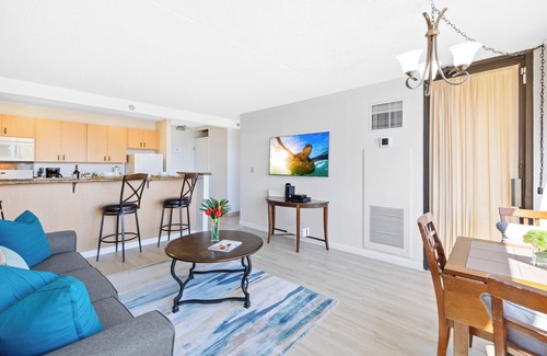 Waikiki Condo | Stunning Mountain View Condo, Near Beach + Parking
