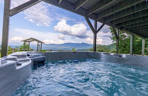 Bryson City House | Stunning mtn. views! 4br with all the amenities! - VISTA VIBES-