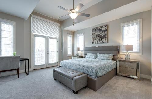 West End Apartment | Stunning Nashville Condo Minutes from Broadway
