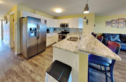 Put-in-Bay Condo | Stunning New Lakefront Condo with 4 BR & 3 BA - Waterfront - 12 max - CON 107