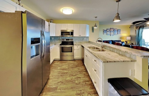 Put-in-Bay Condo | Stunning New Lakefront Condo with 4 BR & 3 BA - Waterfront - 12 max - CON 107